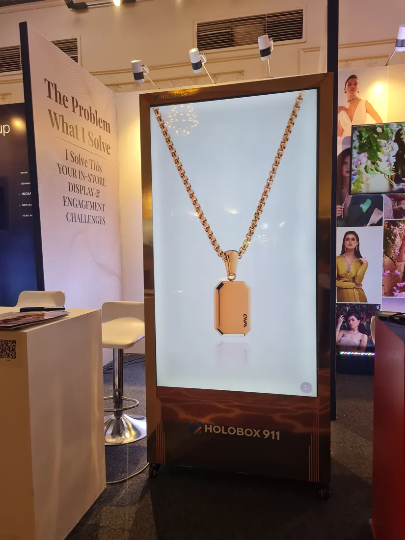 HoloBox911 at Couture India, photo 1