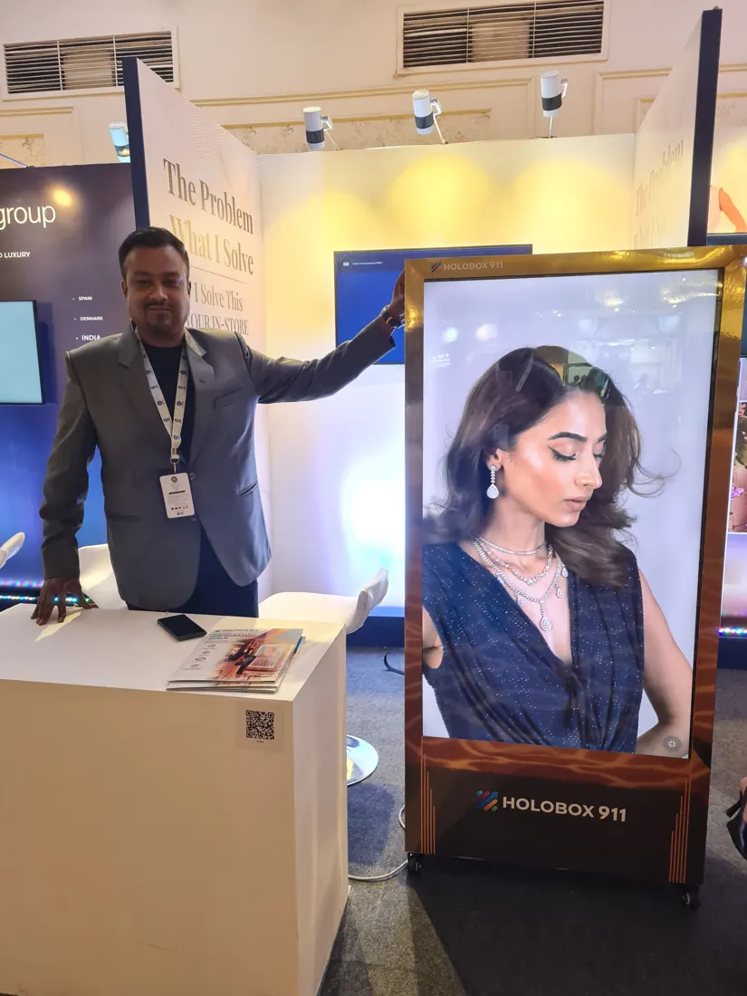 HoloBox911 at Couture India, photo 6